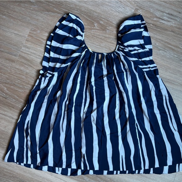 Marie Oliver Silky Patterned Tie-Neck Top – Size Small blue navy - Picture 2 of 7